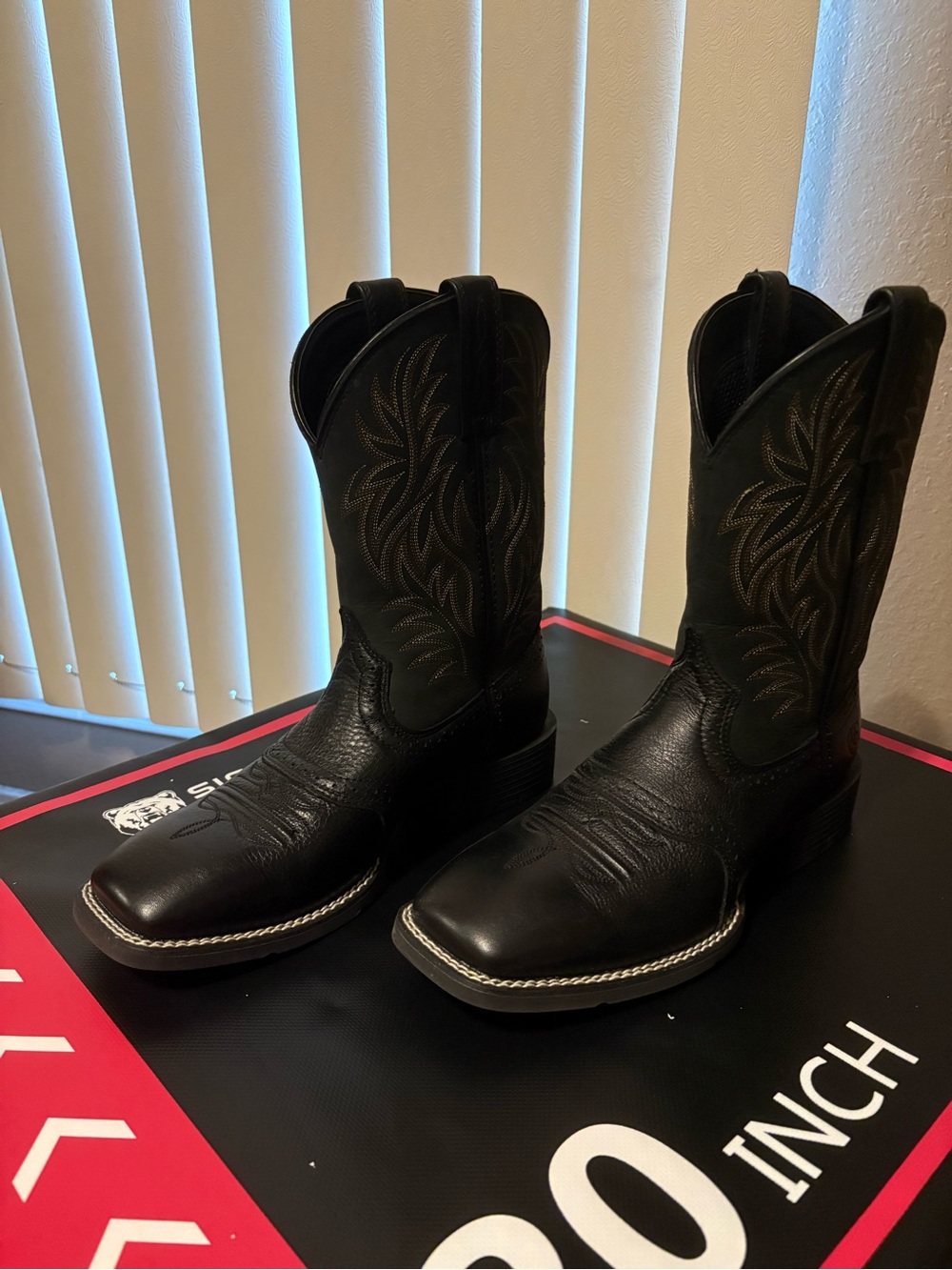 Ariat Men’s Sport Performance Western Boots – Broad Square Toe (Size 8D)